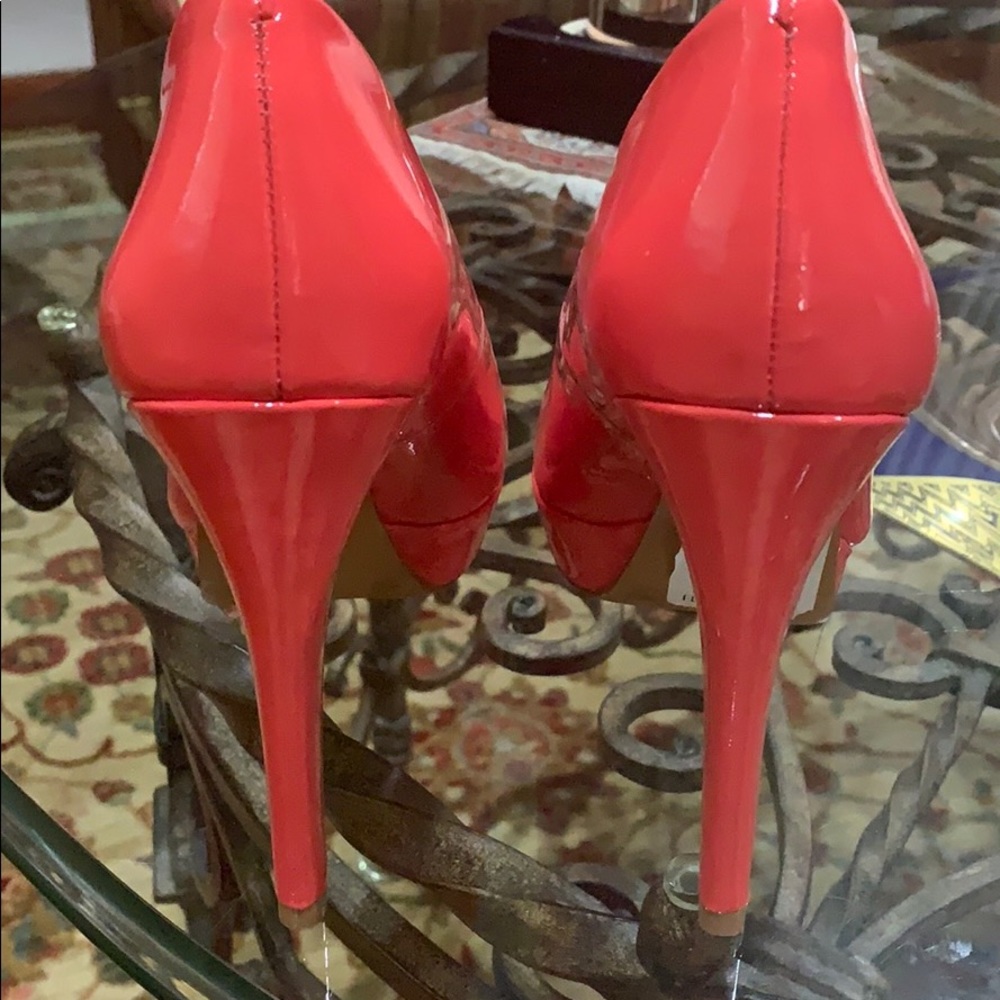 Vince Camuto pumps - Picture 3 of 7